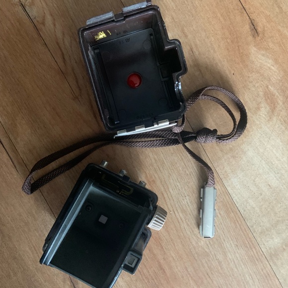 Kodak Holiday Flash Brownie Camera takes 127 Film.For collector showcasing. - Picture 13 of 15